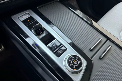 Volkswagen Tavendor 2023, 31900 км, за 27882 USD - фото 23