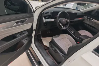 Volkswagen Tavendor 2023, 31900 км, за 27882 USD - фото 25
