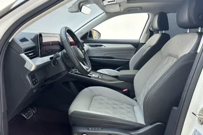 Volkswagen Tavendor 2023, 31900 км, за 27882 USD - фото 32