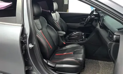 Hyundai Veloster 2018, 105258 км, за 7417.62 USD - фото 11