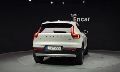 Volvo XC40 2025, 12423 км, за 27491.87 USD