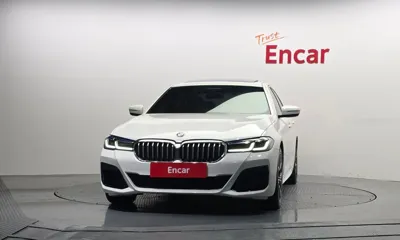BMW 5-Series 2023, 73051 км, за 24777 USD