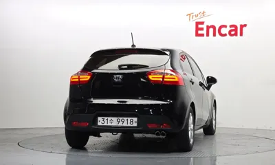 Kia Pride 2014, 126142 км, за 2340.24 USD
