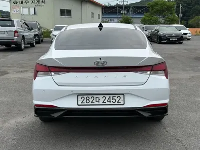 Hyundai Avante 2021, 101000 км, за 8989.96 USD