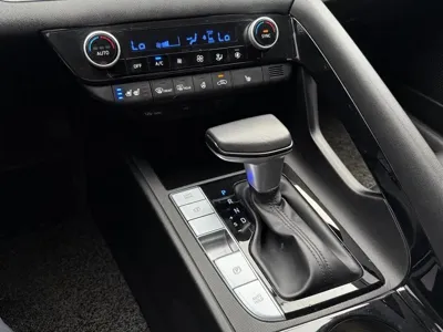 Hyundai Avante 2021, 101000 км, за 8927.4 USD - фото 13