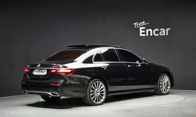 Mercedes-Benz E-Class 2022, 92336 км, за 27110.41 USD