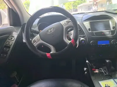 Hyundai ix35 2014, 148800 км, за 4730.97 USD