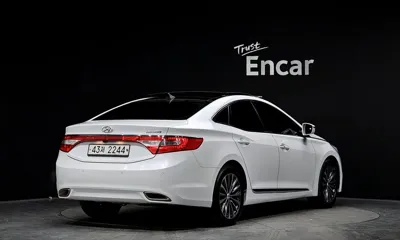 Hyundai Grandeur 2014, 120778 км, за 5139.22 USD