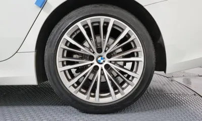 BMW 3-Series 2021, 72533 км, за 17955.81 USD