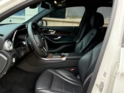 Mercedes-Benz GLC 2019, 100000 км, за 21873.44 USD