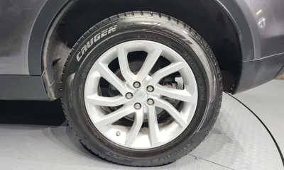 Land Rover Discovery Sport 2019, 166282 км, за 5616.12 USD