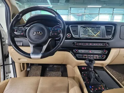 Kia Canival 2016, 126421 км, за 9641.7 USD