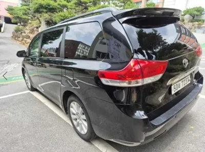 Toyota Sienna 2014, 117276 км, за 7156.34 USD