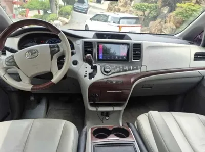 Toyota Sienna 2014, 117276 км, за 7156.34 USD - фото 10