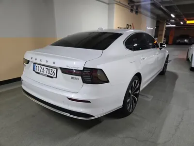 Volvo S90 2026, 2326 км, за 39000.56 USD