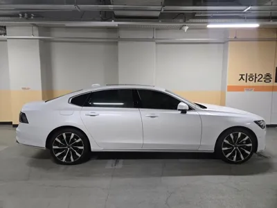 Volvo S90 2026, 2326 км, за 39000.56 USD