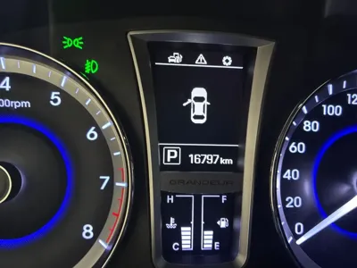 Hyundai Grandeur 2016, 16700 км, за 8469.06 USD - фото 7