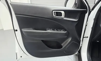 Hyundai Venue 2023, 44062 км, за 10502.82 USD - фото 24
