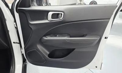 Hyundai Venue 2023, 44062 км, за 10502.82 USD - фото 25
