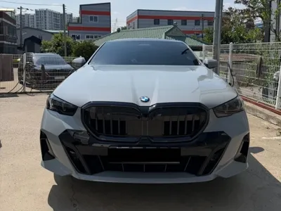BMW 5-Series 2026, 12900 км, за 46606.28 USD
