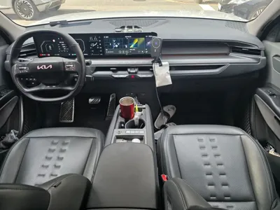 Kia EV9 2024, 68000 км, за 22817.39 USD - фото 10