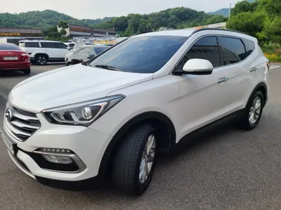 Hyundai Santafe 2016, 128554 км, за 8139.61 USD