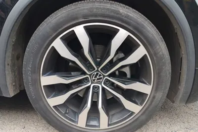 Volkswagen Tiguan L 2021, 60000 км, за 14632 USD - фото 8