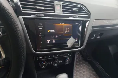 Volkswagen Tiguan L 2021, 60000 км, за 14632 USD - фото 13