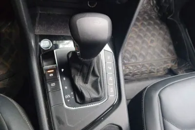 Volkswagen Tiguan L 2021, 60000 км, за 14632 USD - фото 14