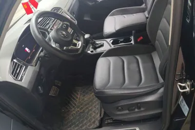 Volkswagen Tiguan L 2021, 60000 км, за 14632 USD - фото 15