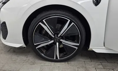Peugeot 308 2022, 109612 км, за 12547.07 USD