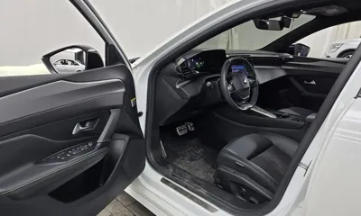 Peugeot 308 2022, 109612 км, за 12547.07 USD - фото 10
