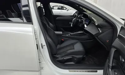 Peugeot 308 2022, 109612 км, за 12547.07 USD - фото 11