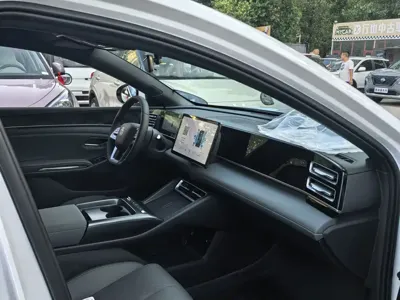 BYD Qin L 2026, 100 км, за 11741.97 USD - фото 6