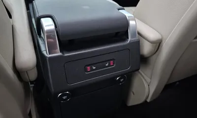 Land Rover Discovery 2019, 84113 км, за 18167.6 USD - фото 31
