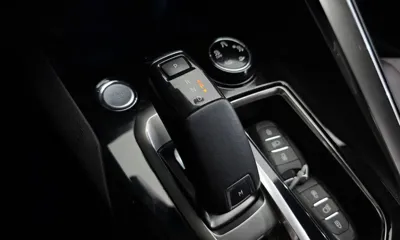 Peugeot 5008 2018, 145304 км, за 8533.54 USD - фото 9