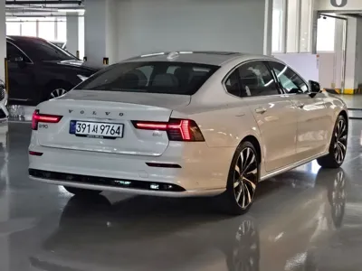 Volvo S90 2026, 362 км, за 39004.08 USD