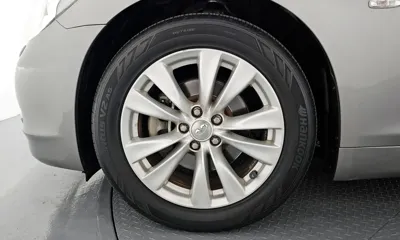 Infiniti M 2011, 163057 км, за 3610.35 USD