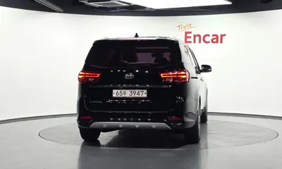 Kia Canival 2019, 114111 км, за 8993.04 USD