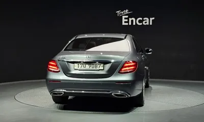 Mercedes-Benz E-Class 2018, 129608 км, за 9946.04 USD - фото 4