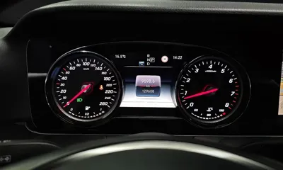 Mercedes-Benz E-Class 2018, 129608 км, за 9946.04 USD - фото 8