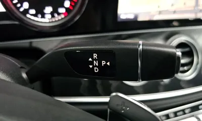 Mercedes-Benz E-Class 2018, 129608 км, за 9946.04 USD - фото 9