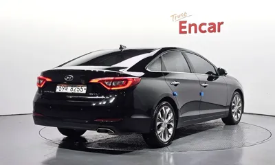 Hyundai Sonata 2015, 146567 км, за 5120.13 USD