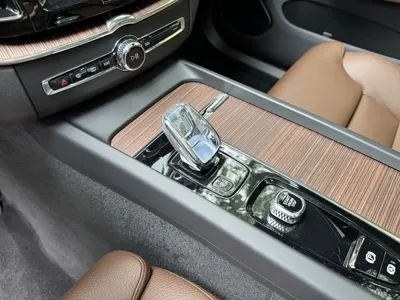 Volvo XC60 2022, 73000 км, за 22071.38 USD - фото 7