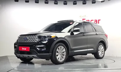 Ford Explorer · 2022 год