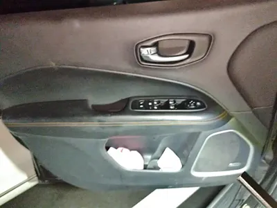 Jeep Compass 2018, 105399 км, за 5444.27 USD - фото 7