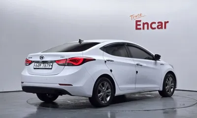 Hyundai Avante 2014, 197560 км, за 2146.51 USD
