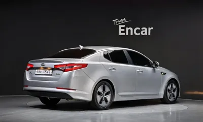 Kia K5 2013, 164119 км, за 2881.71 USD