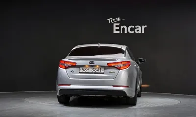 Kia K5 2013, 164119 км, за 2881.71 USD