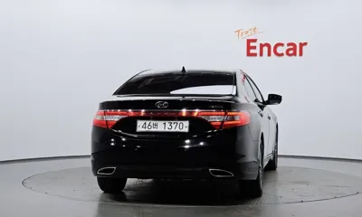 Hyundai Grandeur 2014, 212464 км, за 2973.24 USD